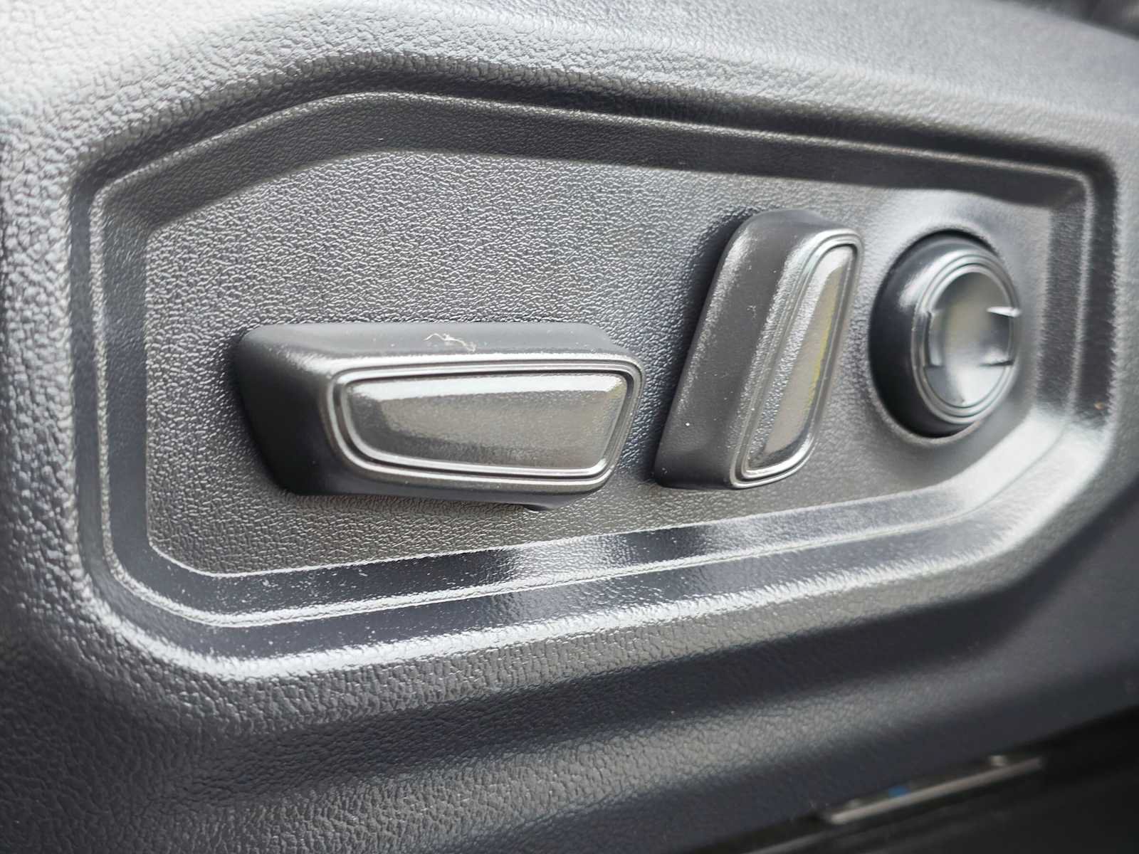 Used 2024 Toyota Tundra Limited AWD/4WD image 28