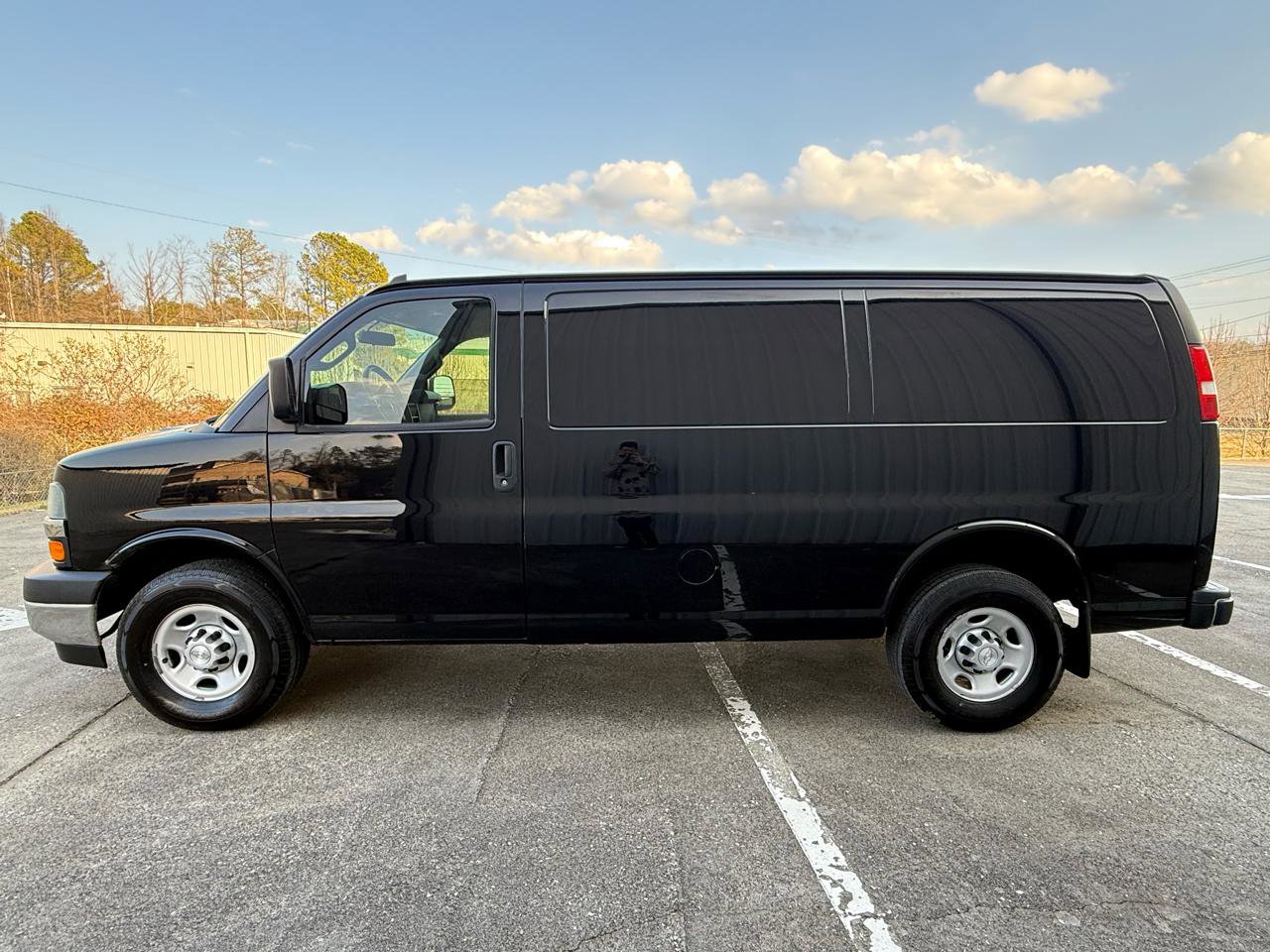 Used 2018 Chevrolet Express 2500 Work Van w/ Driver Convenience Package image 7