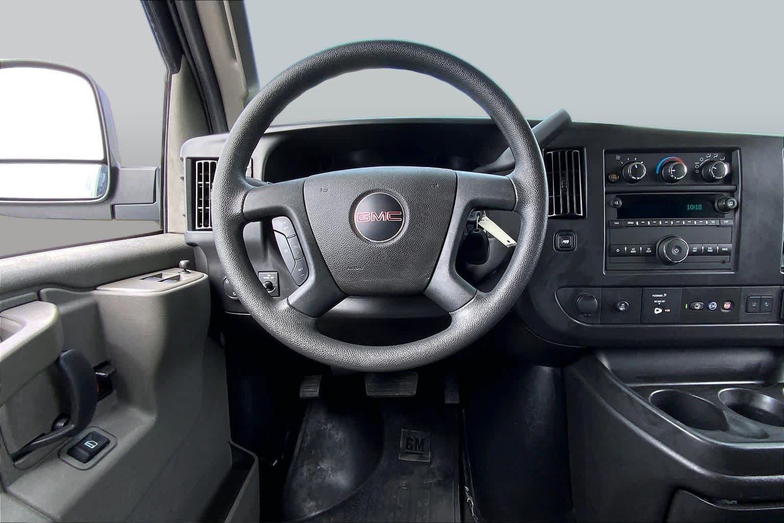 Used 2025 GMC Savana 3500 LT w/ LT Preferred Equipment Group RWD image 6