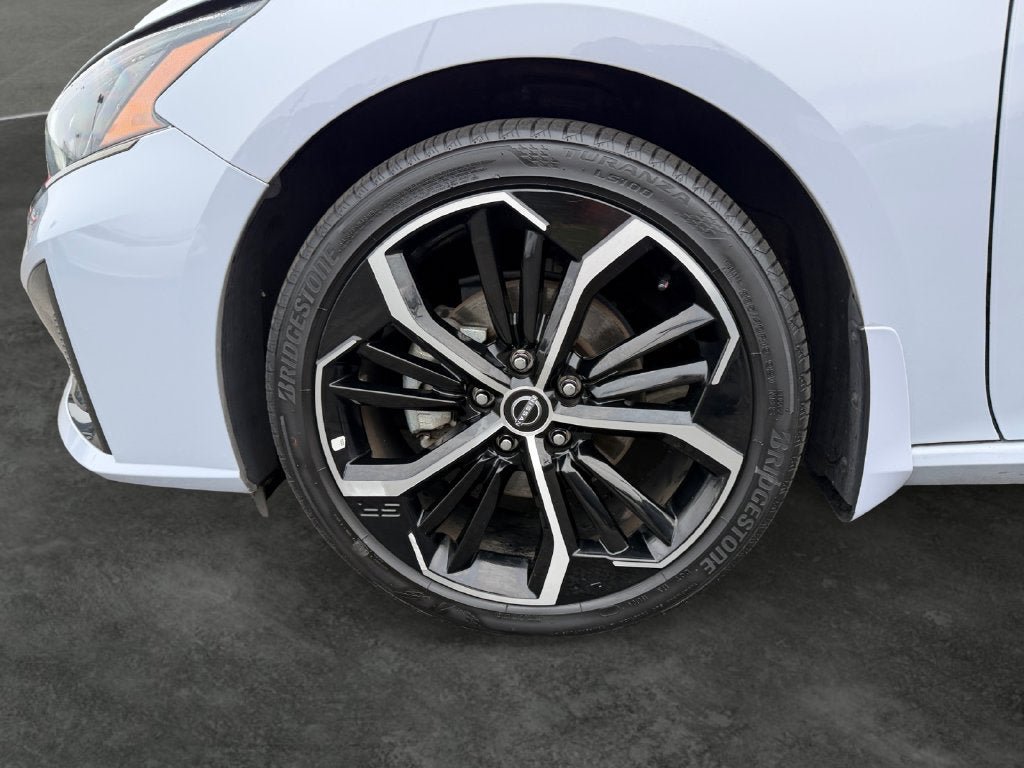 Used 2023 Nissan Altima 2.5 SR w/ SR Premium Package FWD image 4