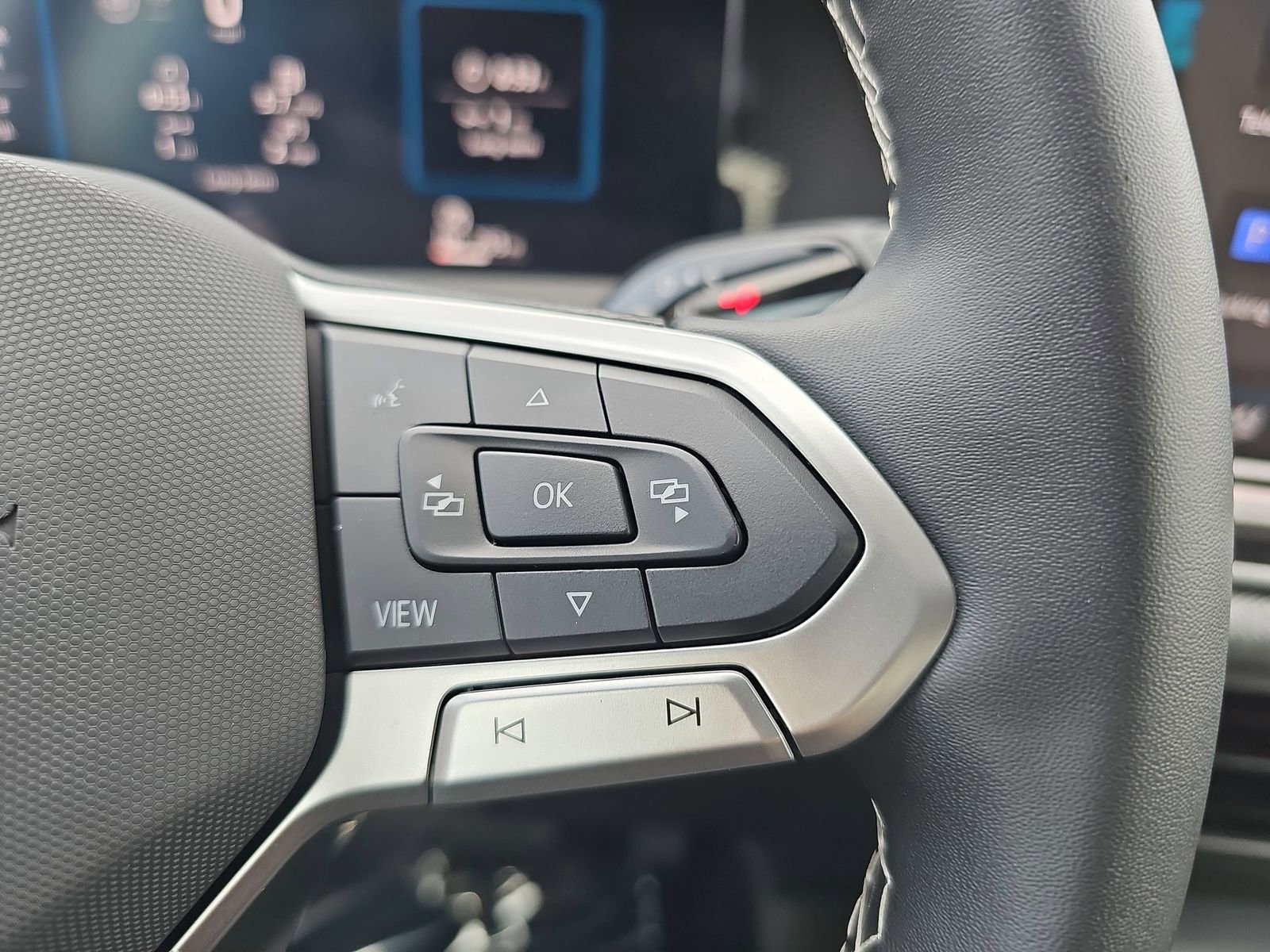 Used 2025 Volkswagen Tiguan S FWD image 17