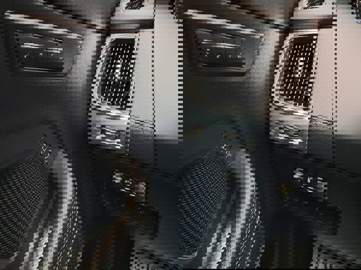 Used 2020 Jaguar E-PACE SE AWD/4WD image 13