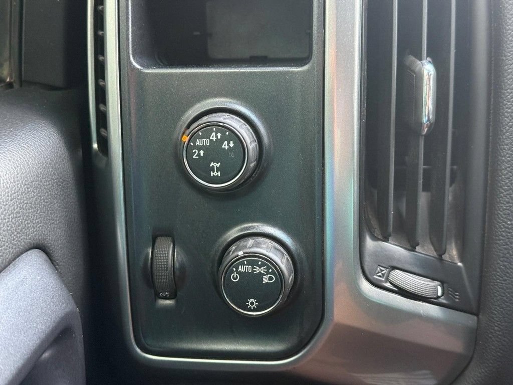 Used 2015 Chevrolet Silverado 1500 LT AWD/4WD image 20