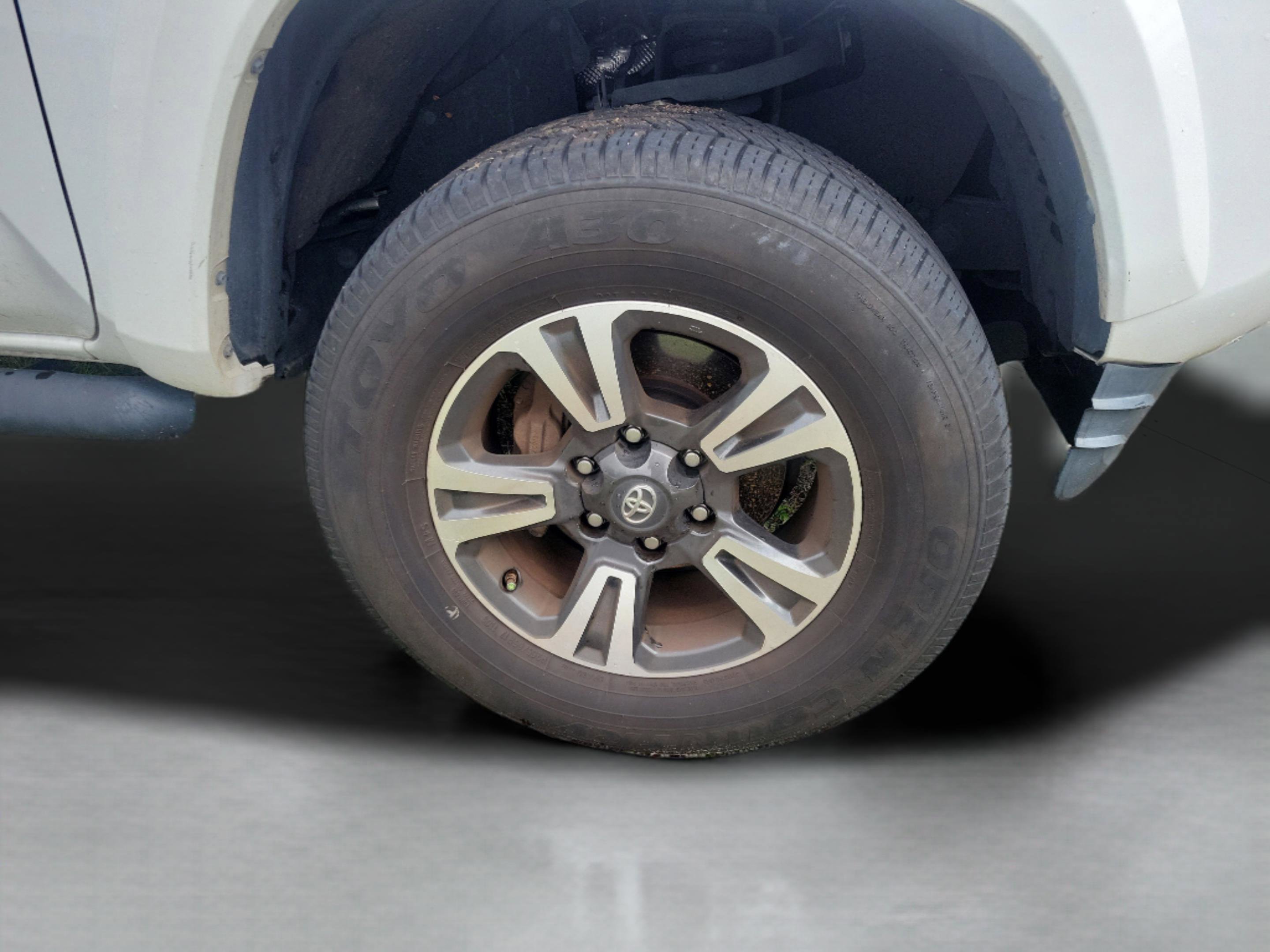 Used 2018 Toyota Tacoma TRD Sport RWD image 14