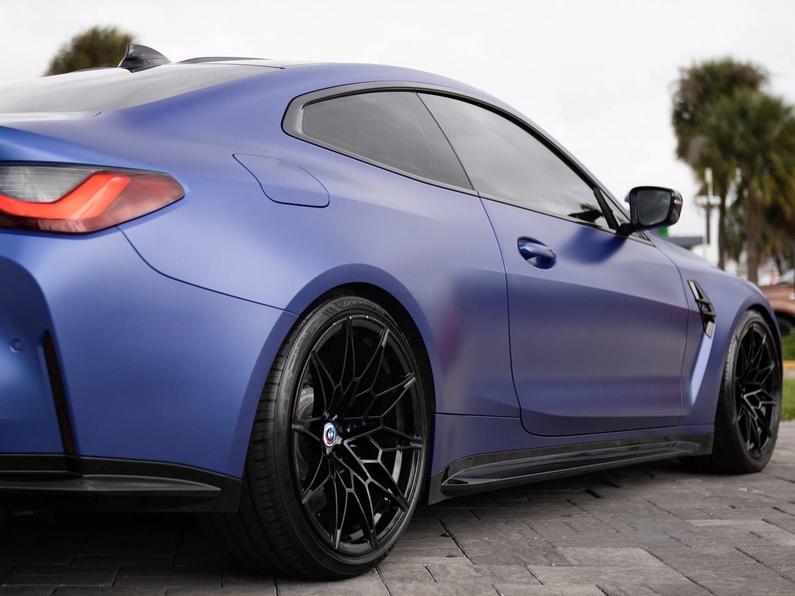 Used 2022 BMW M4 Competition w/ M Carbon Exterior Package RWD image 23