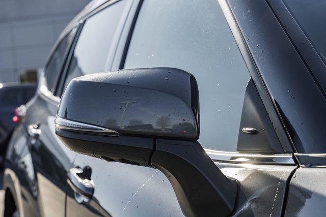 Used 2021 Toyota Highlander Platinum image 15