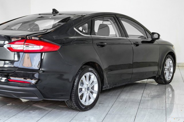 Used 2020 Ford Fusion SE image 60