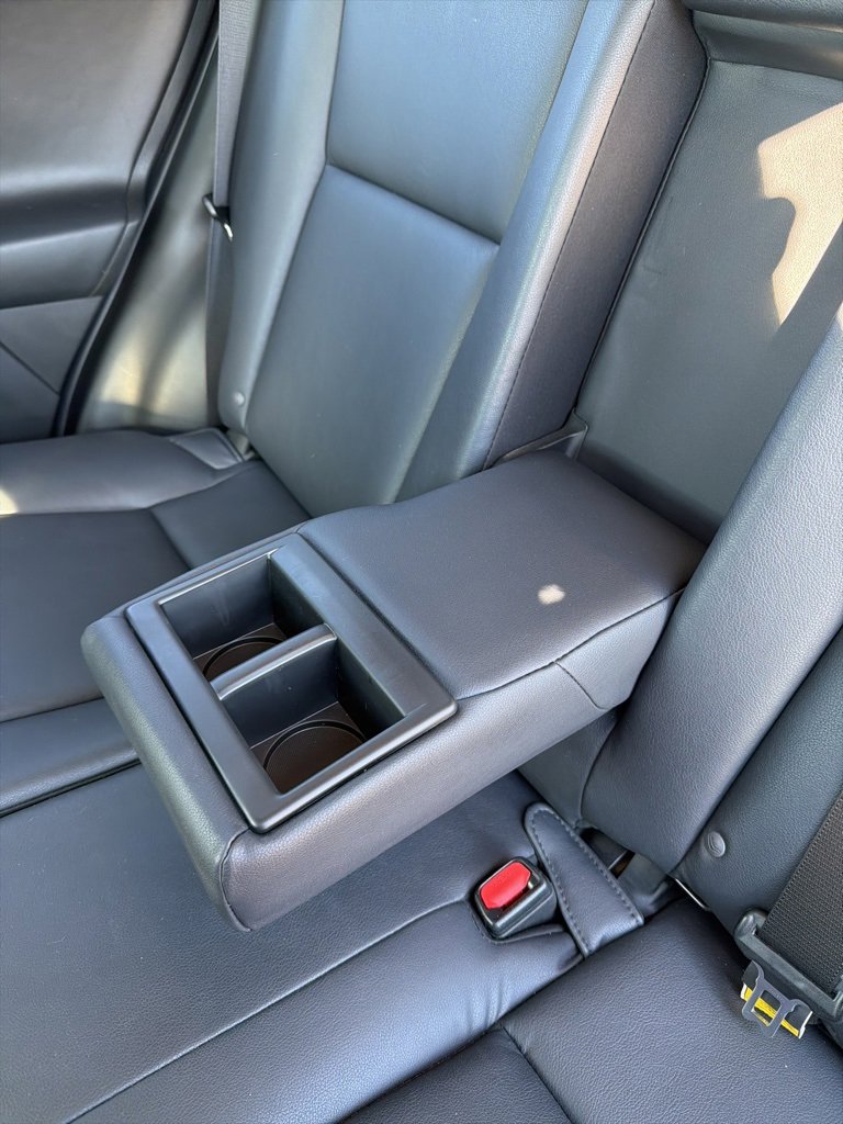 Used 2018 Toyota RAV4 Limited image 33