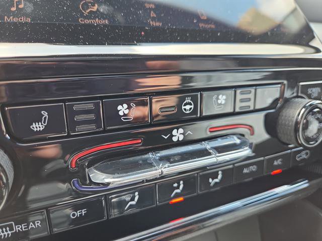 New 2025 Jeep Grand Cherokee L Limited w/ Luxury Tech Group II image 8