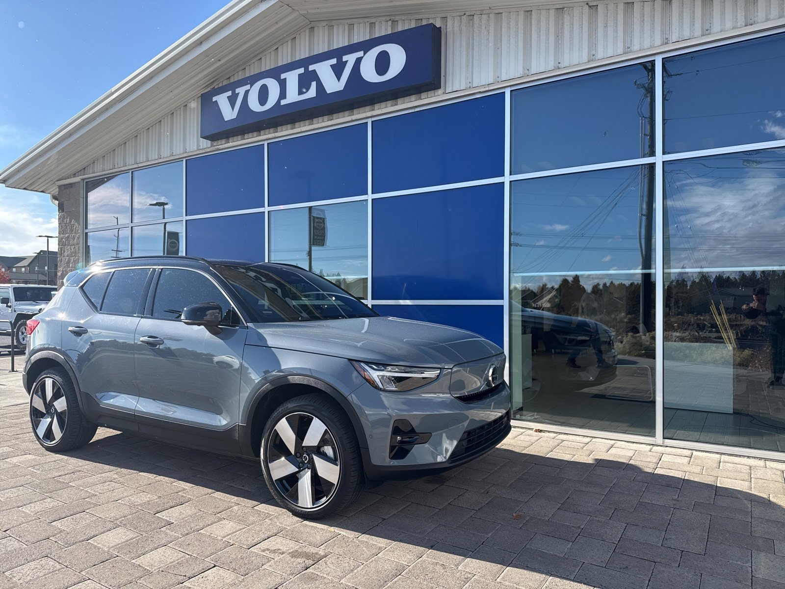 Used 2023 Volvo XC40 Recharge Plus