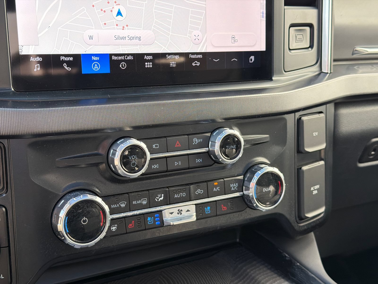 Used 2025 Ford F350 Platinum w/ Tremor Off-Road Package AWD/4WD image 34