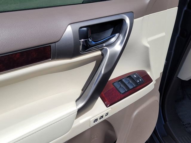 Used 2015 Lexus GX 460 w/ Premium Package AWD/4WD image 25