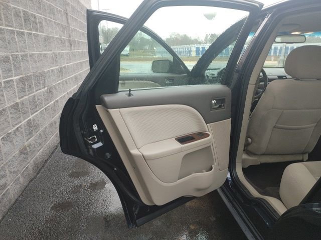 Used 2008 Ford Taurus SEL image 12