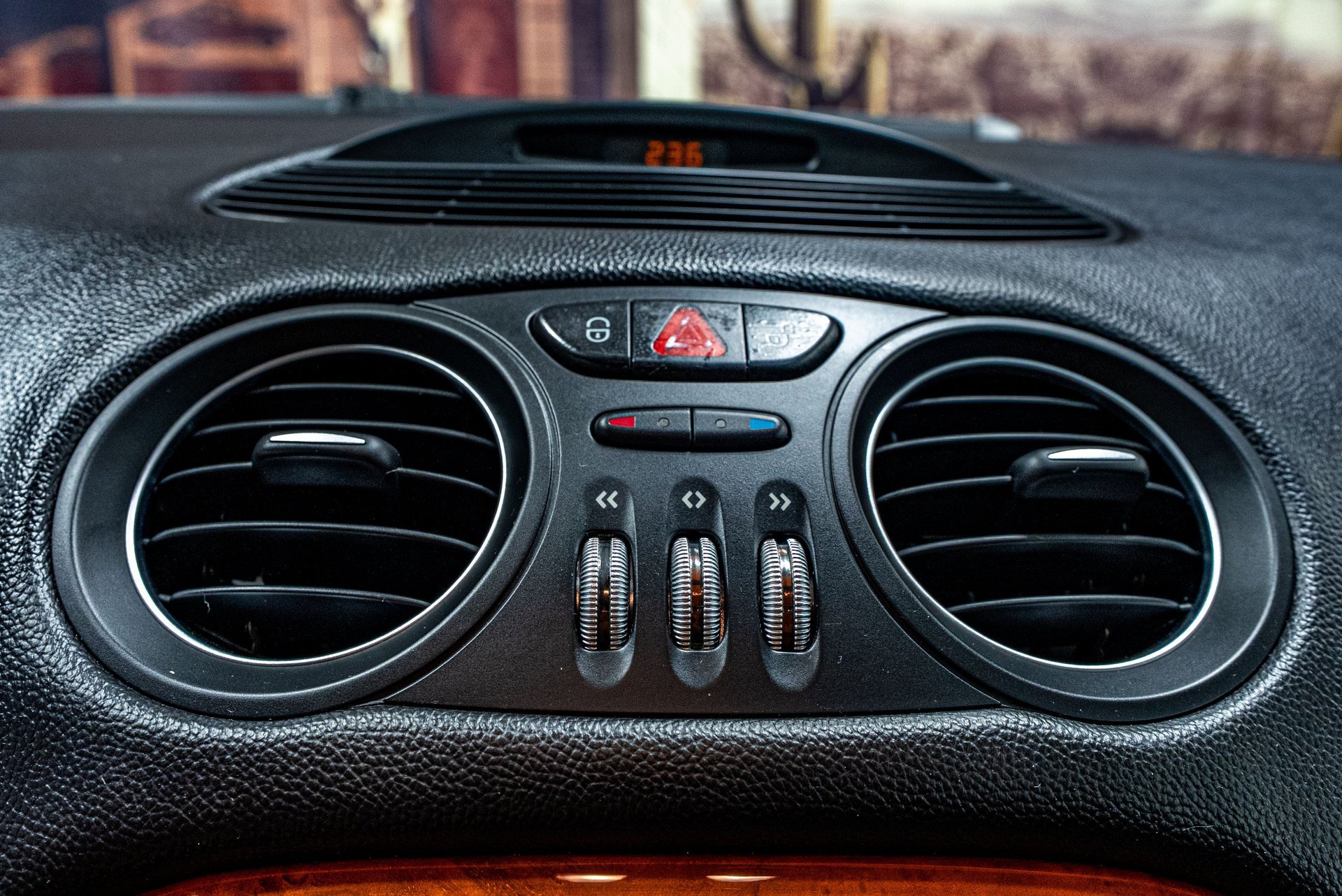 Used 2003 Mercedes-Benz SL 55 AMG image 25