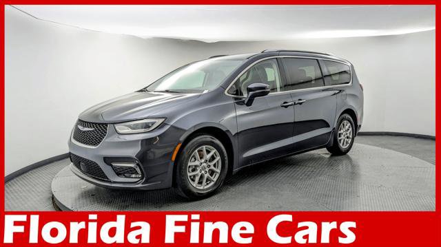 Used 2021 Chrysler Pacifica Touring-L image 1