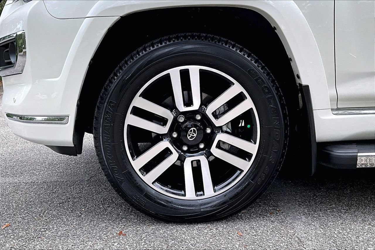 Used 2022 Toyota 4Runner Limited AWD/4WD image 33