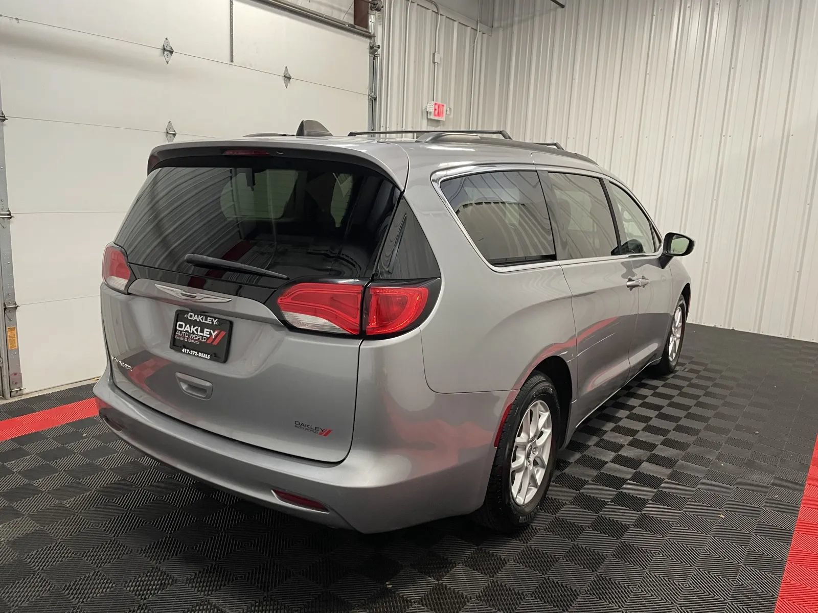 Used 2021 Chrysler Voyager Lxi FWD image 4
