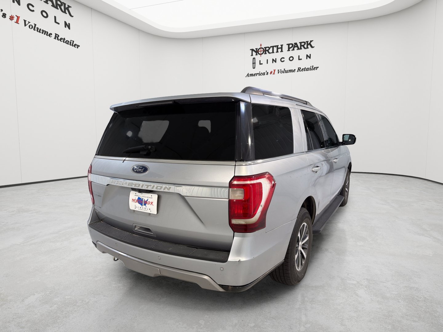 Used 2021 Ford Expedition XLT RWD image 5