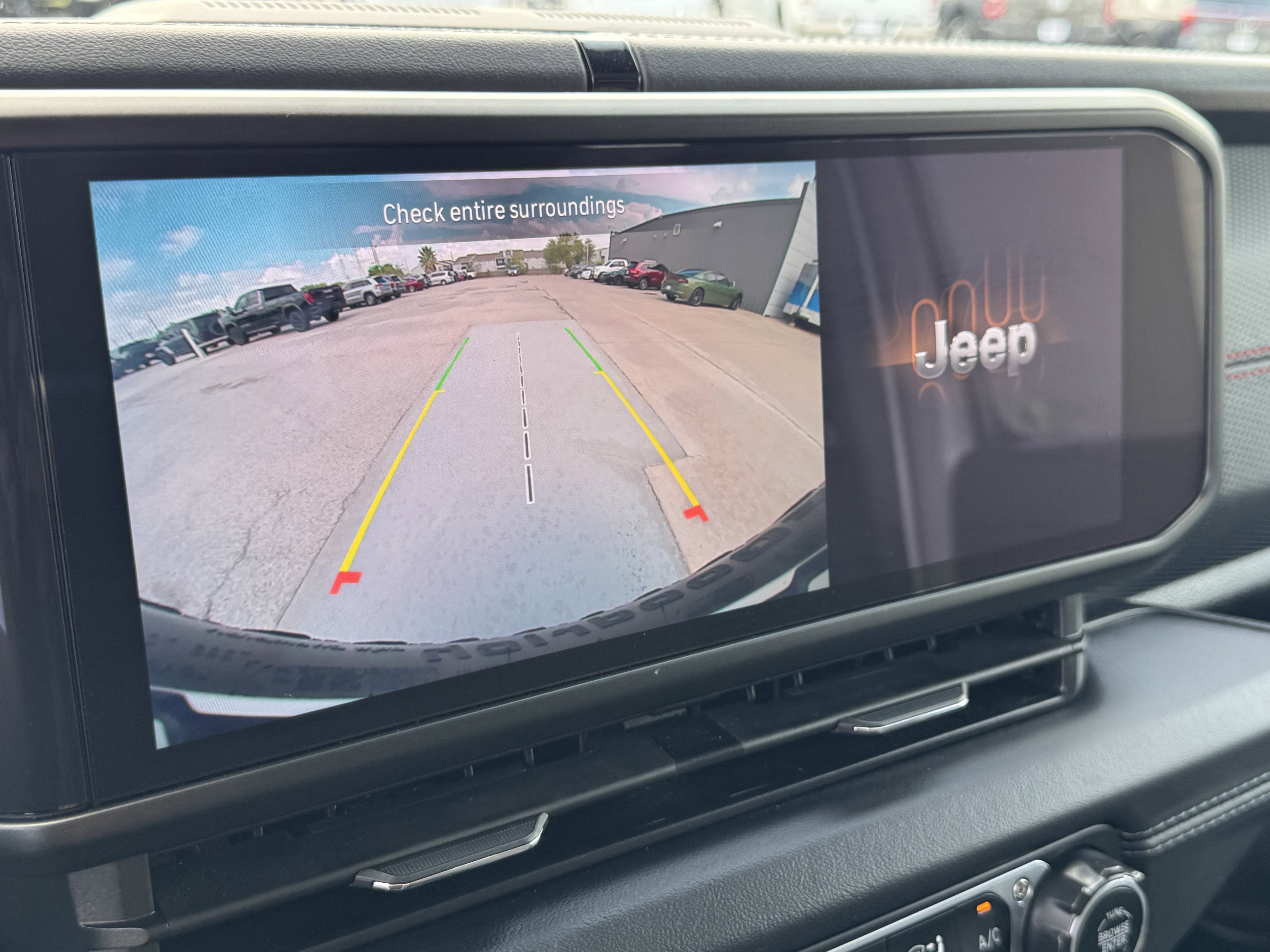 Used 2025 Jeep Wrangler Unlimited Rubicon image 19