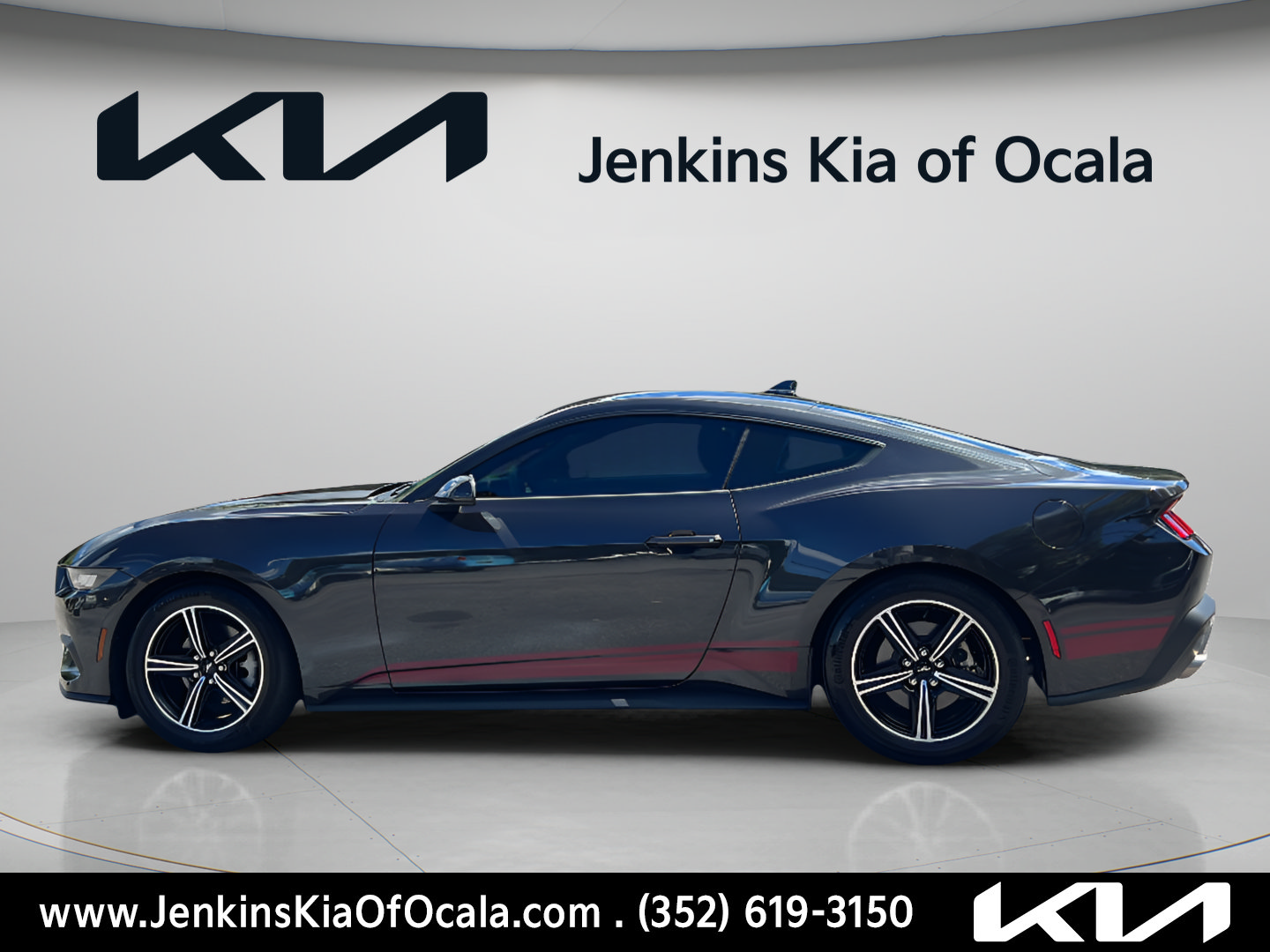 Used 2024 Ford Mustang Coupe RWD image 6