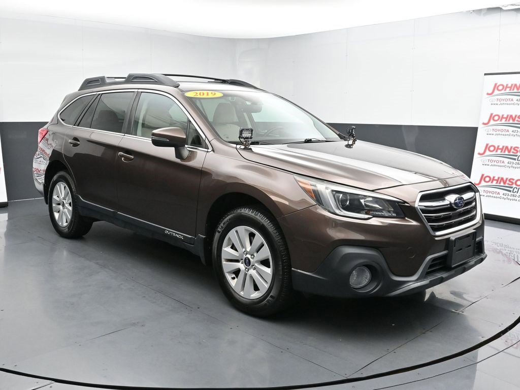 Used 2019 Subaru Outback 2.5i Premium image 2