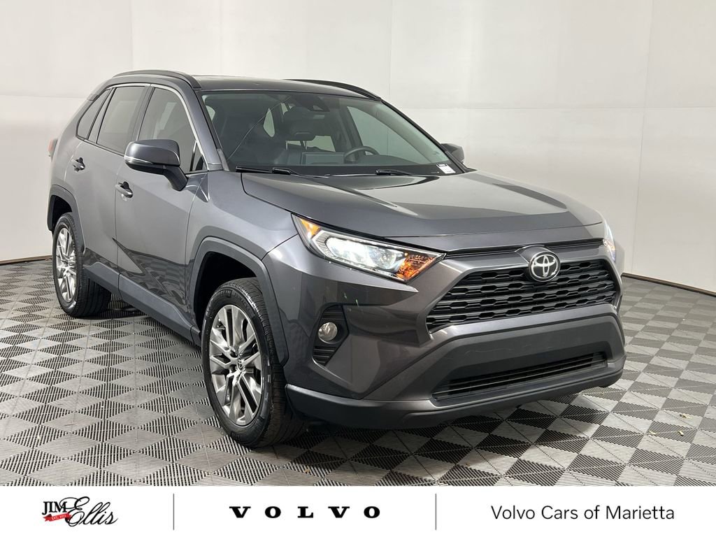 Used 2021 Toyota RAV4 XLE Premium image 2