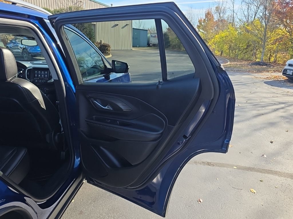 Used 2022 GMC Terrain SLT image 42