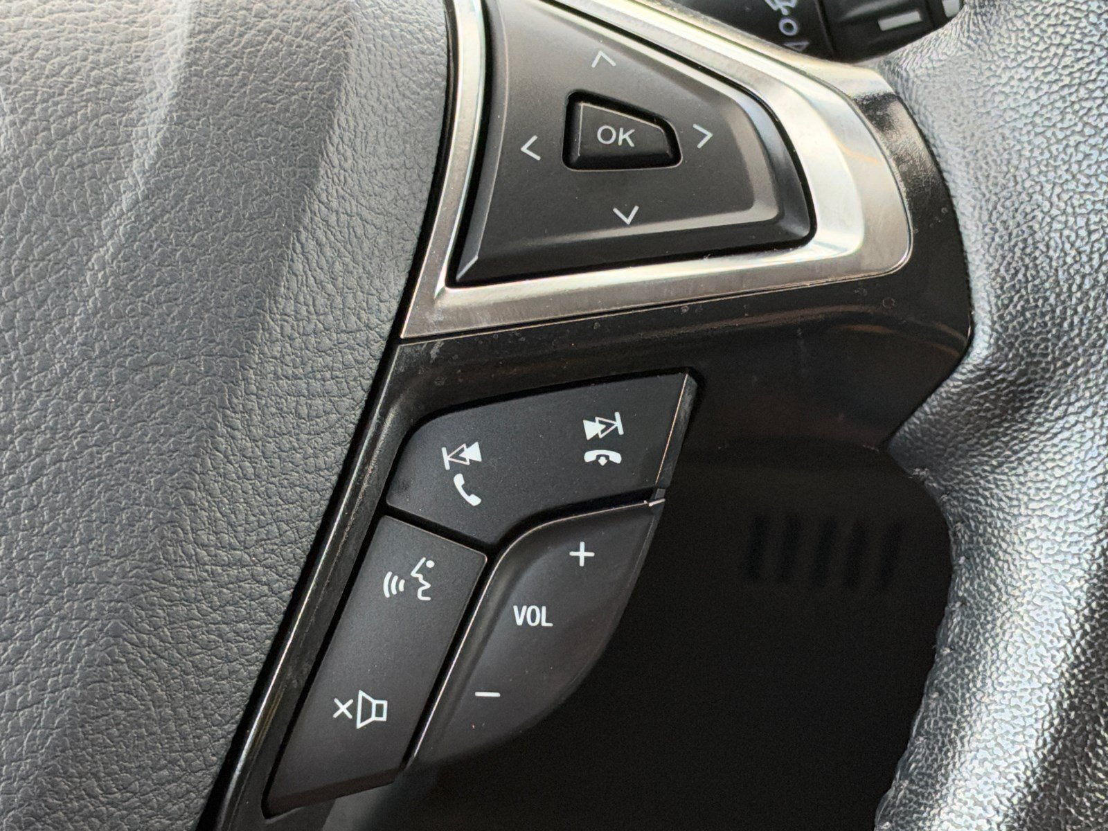 Used 2024 Ford Edge SEL AWD/4WD image 27