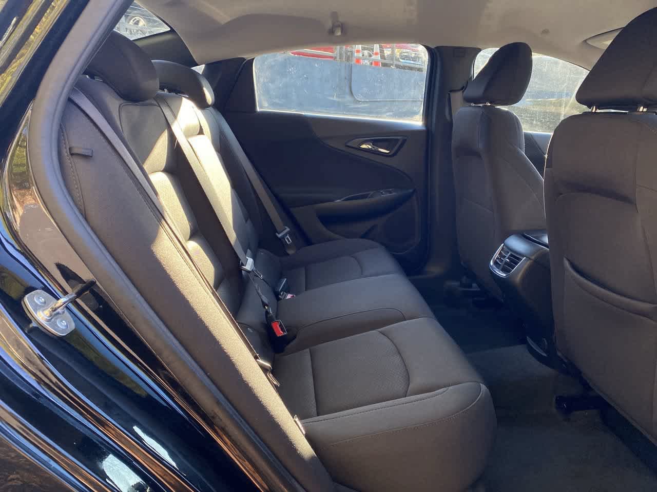 Used 2025 Chevrolet Malibu LT FWD image 17