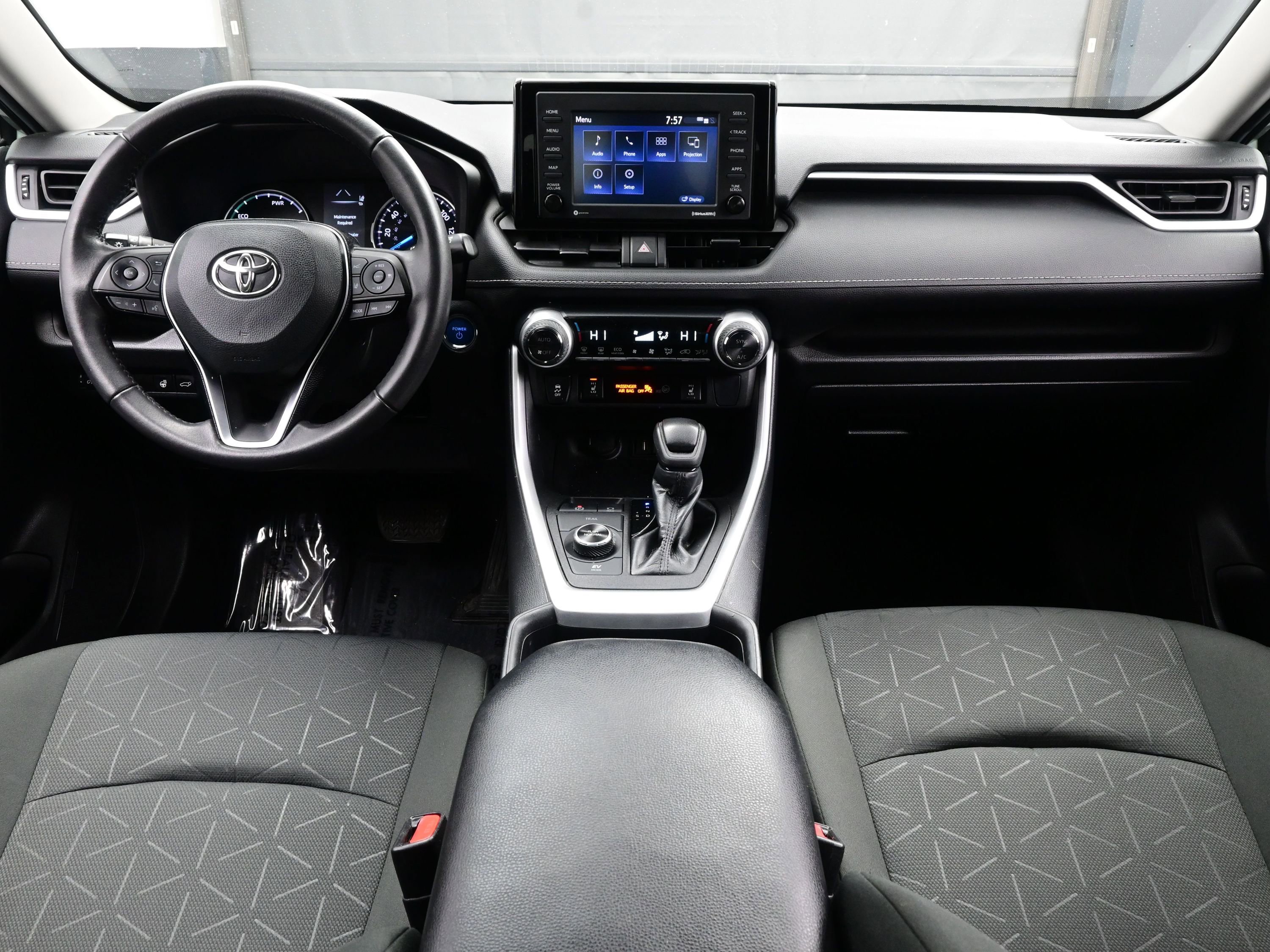 Used 2021 Toyota RAV4 XLE w/ Convenience Package image 17