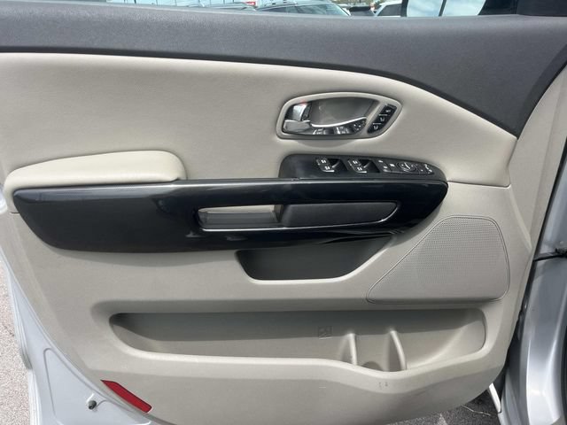 Used 2016 Kia Sedona EX FWD image 29