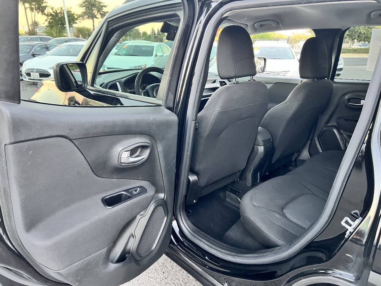 Used 2020 Jeep Renegade Sport w/ Sport Appearance Group AWD/4WD image 9
