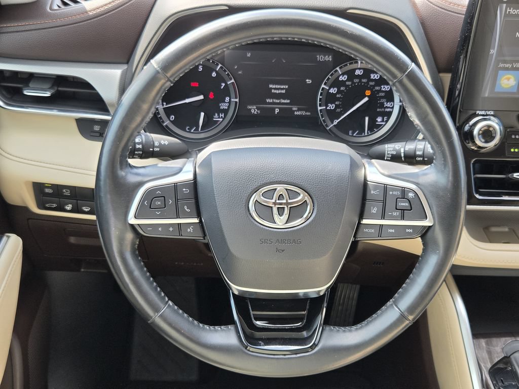 Used 2021 Toyota Highlander Platinum AWD/4WD image 15