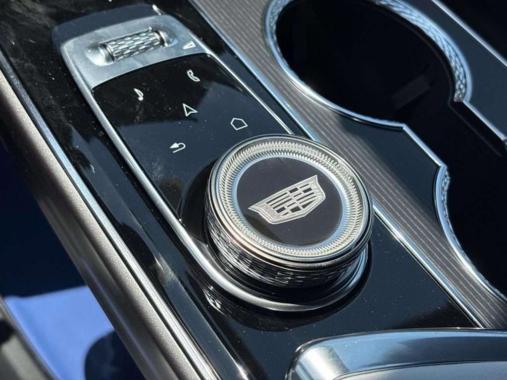 New 2026 Cadillac Lyriq Luxury AWD/4WD image 32