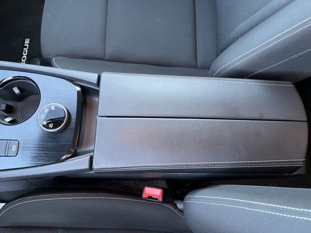 Used 2023 Nissan Rogue S image 15