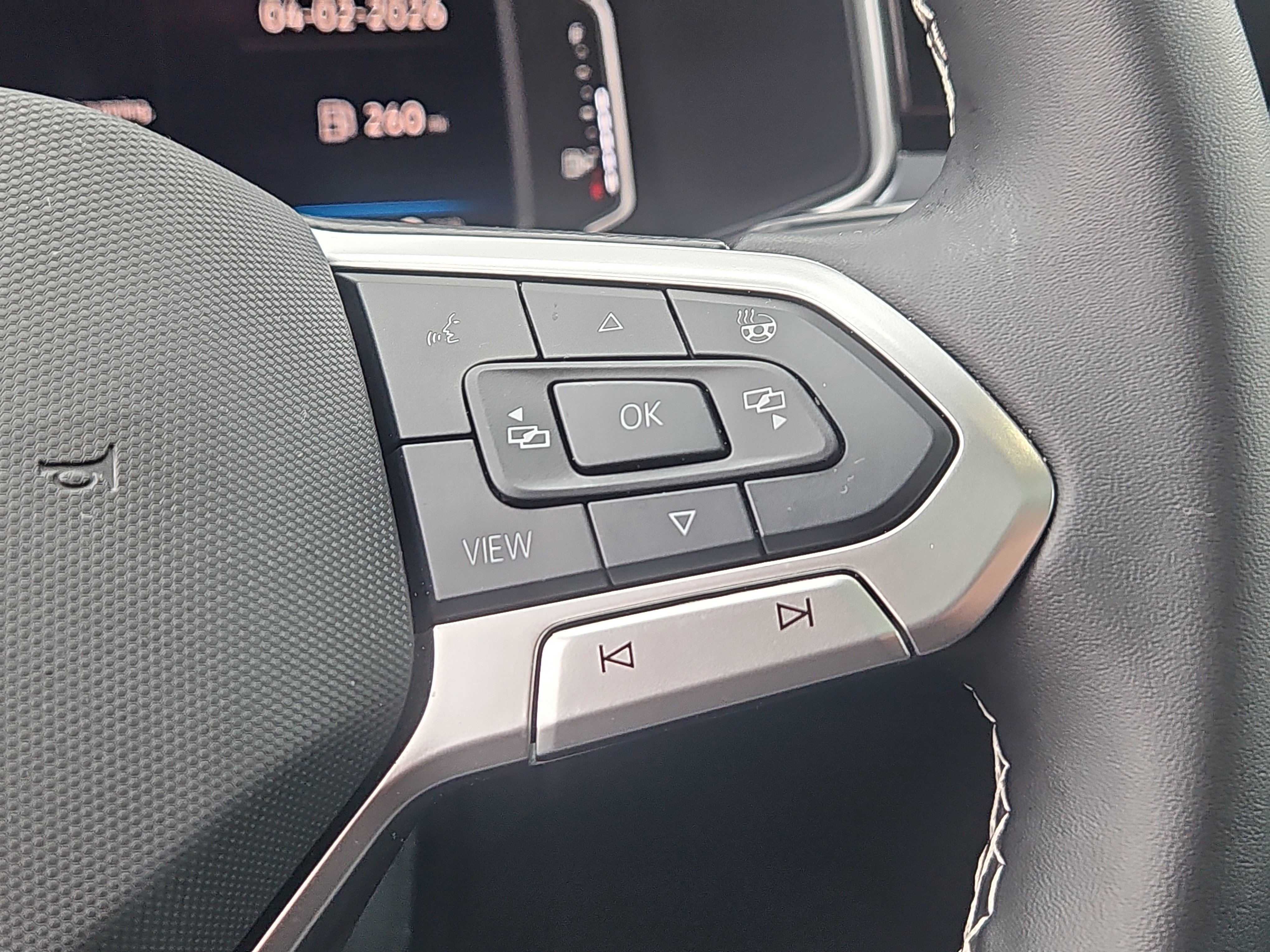 Used 2025 Volkswagen Taos SEL image 19