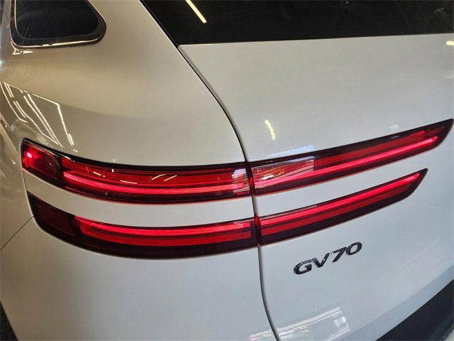Used 2022 Genesis GV70 3.5T Sport w/ Sport Advanced Package image 9