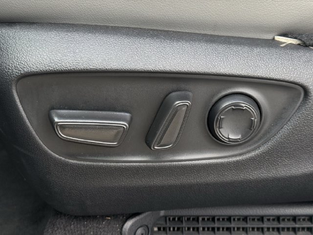 Used 2025 Toyota Sienna XLE FWD image 29