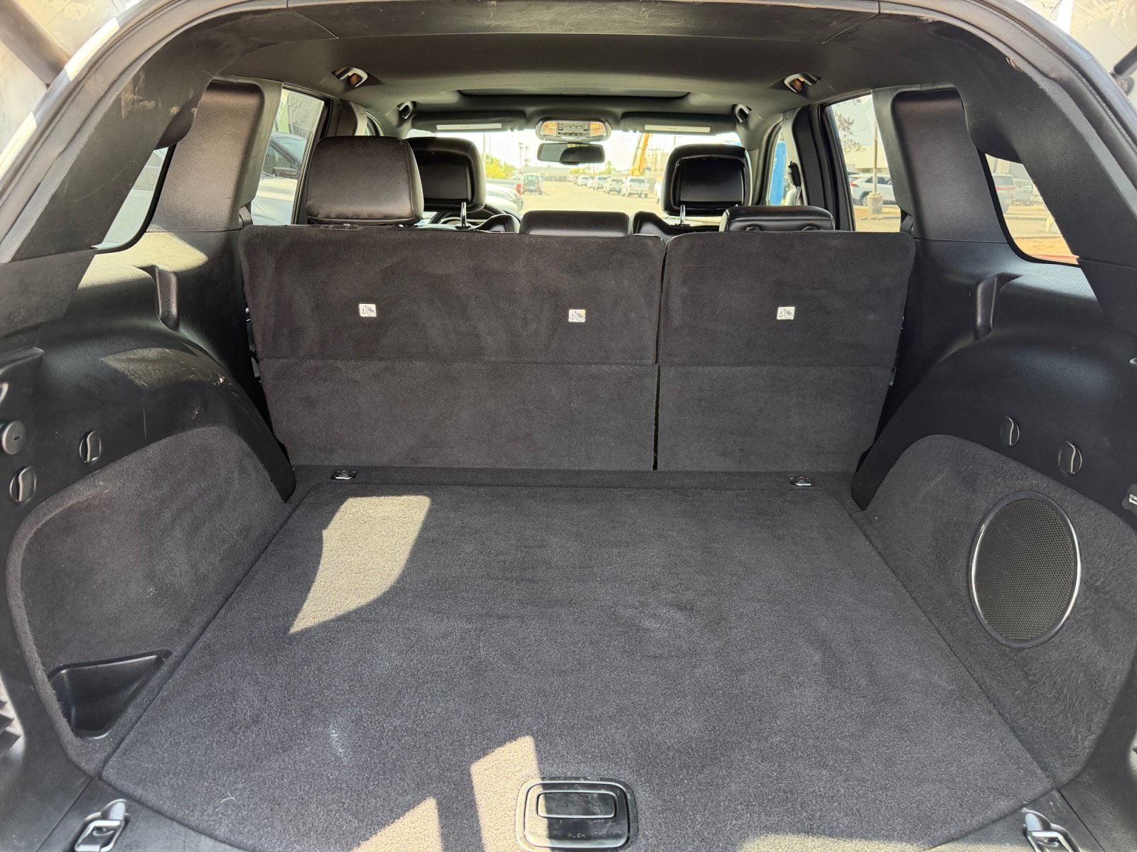 Used 2015 Jeep Grand Cherokee Altitude RWD image 28