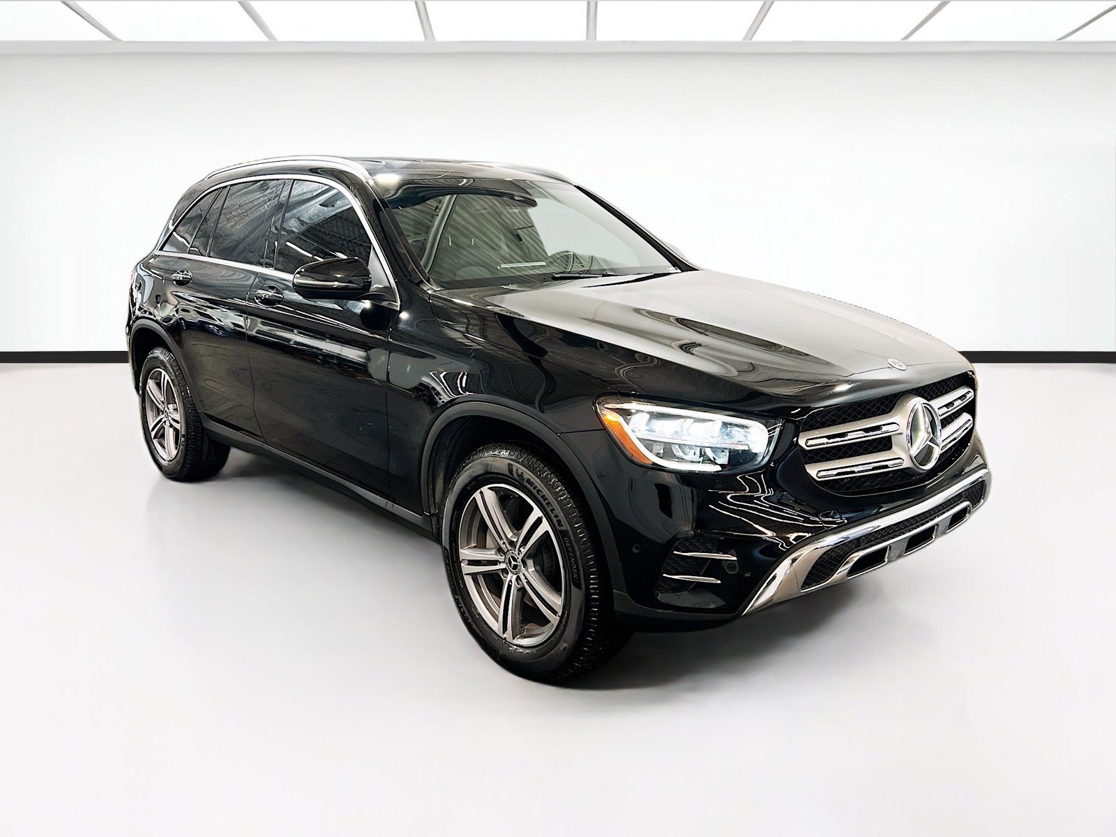 Used 2022 Mercedes-Benz GLC 300 4MATIC image 3