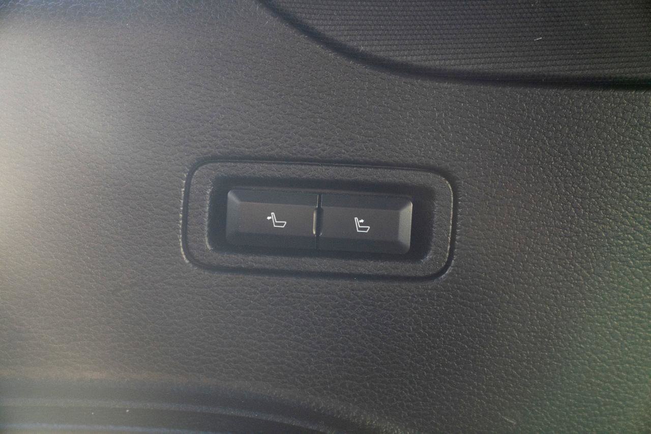 Used 2018 Lincoln Navigator Reserve w/ Technology Package image 34