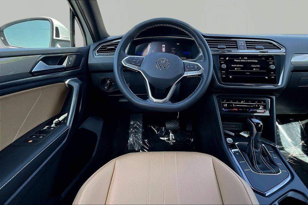 Used 2023 Volkswagen Tiguan SE FWD image 8