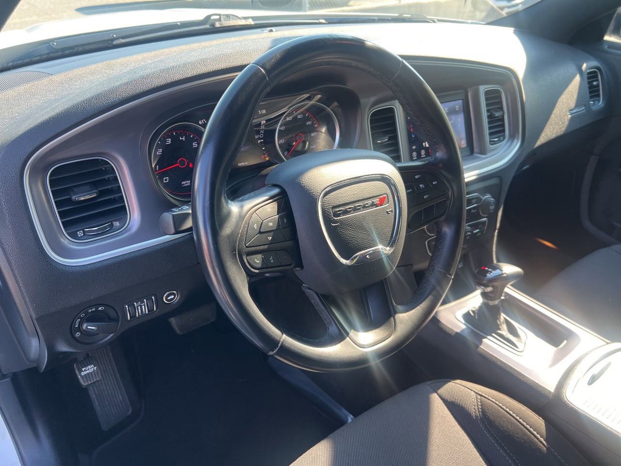 Used 2022 Dodge Charger SXT RWD image 18