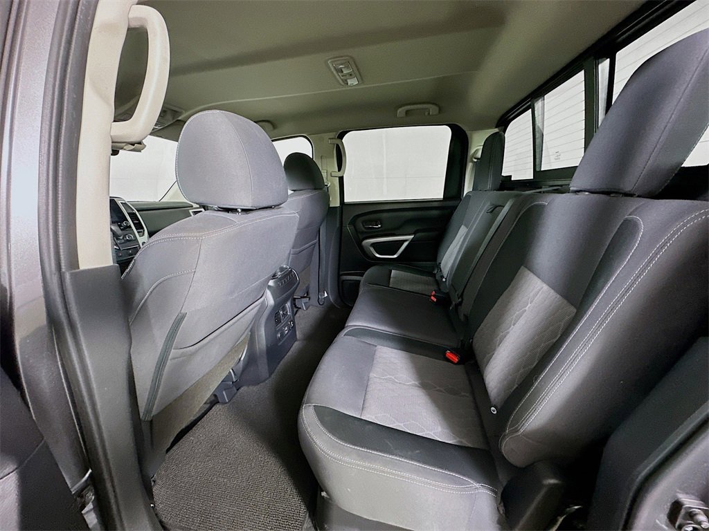 Used 2024 Nissan Titan SV w/ SV Convenience Package image 12