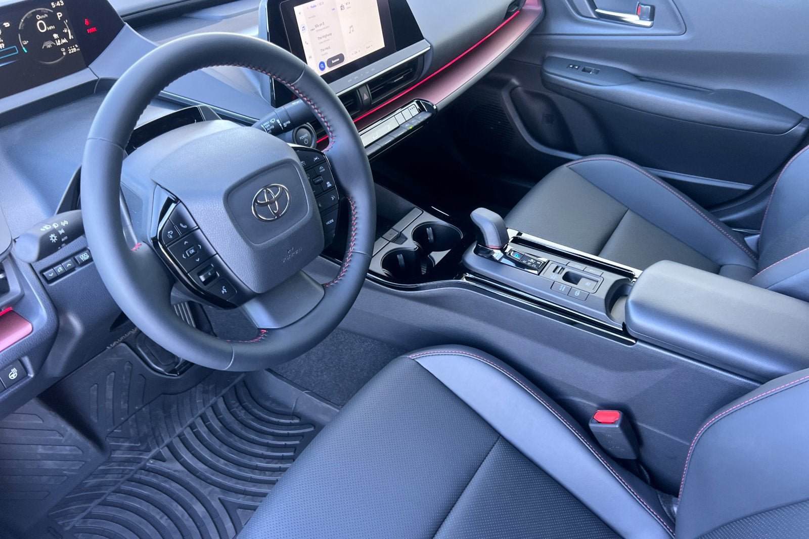 New 2026 Toyota Prius Plug-In Hybrid FWD image 11