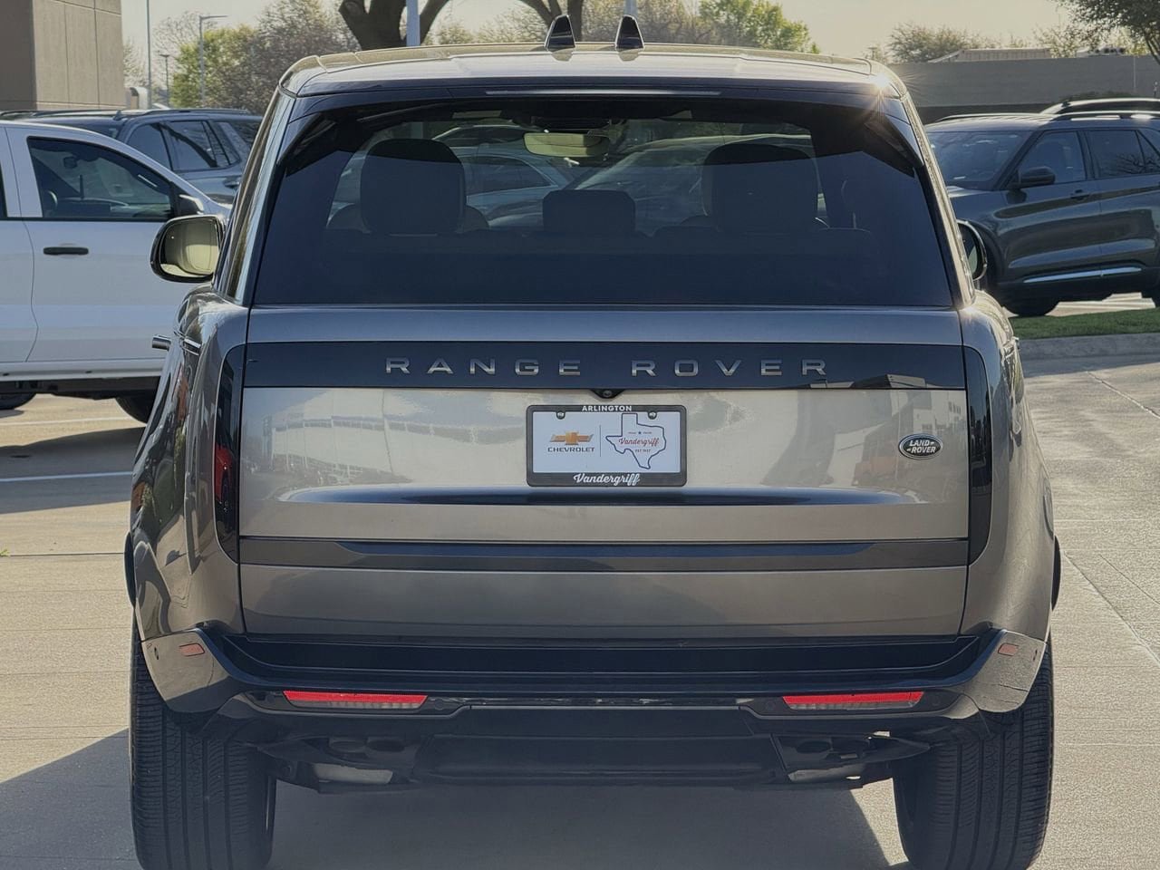 Used 2023 Land Rover Range Rover SE AWD/4WD image 5