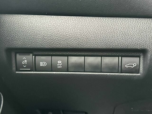 Used 2024 Toyota Venza LE AWD/4WD image 31