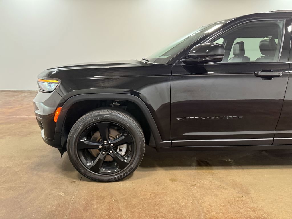 Used 2023 Jeep Grand Cherokee L Laredo AWD/4WD image 39