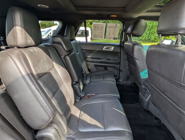 Used 2015 Ford Explorer Limited w/ Equipment Group 301A AWD/4WD image 29