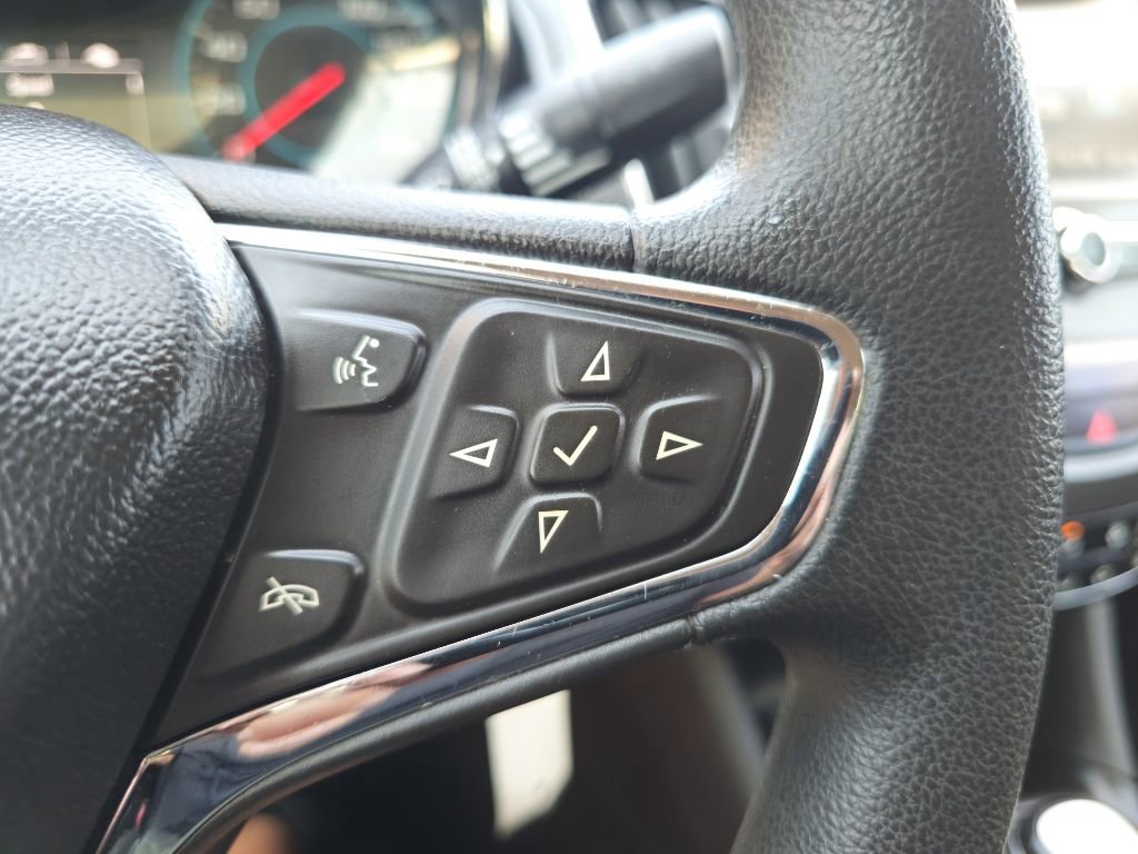 Used 2017 Chevrolet Cruze LT image 37